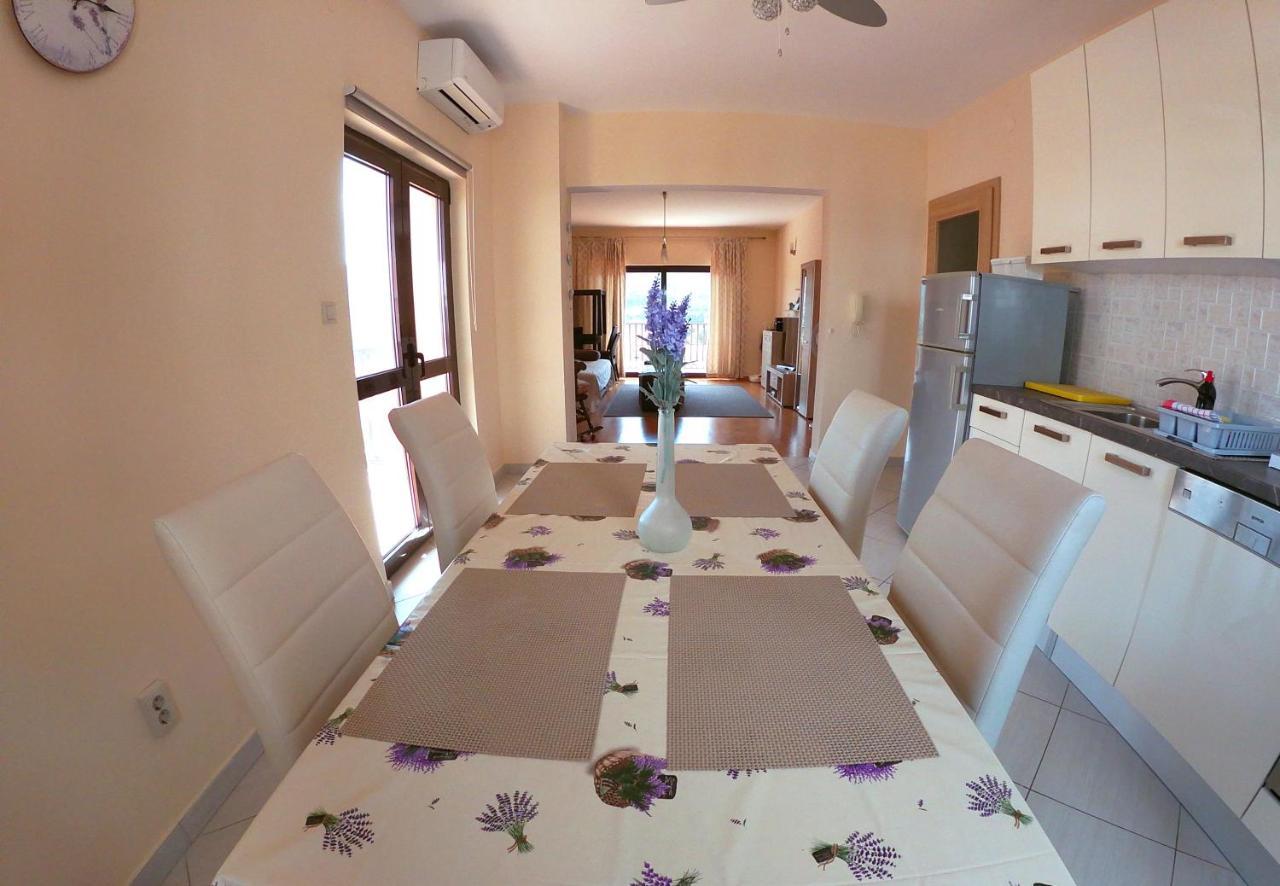 Apartmani Roic Stari Grad  Buitenkant foto