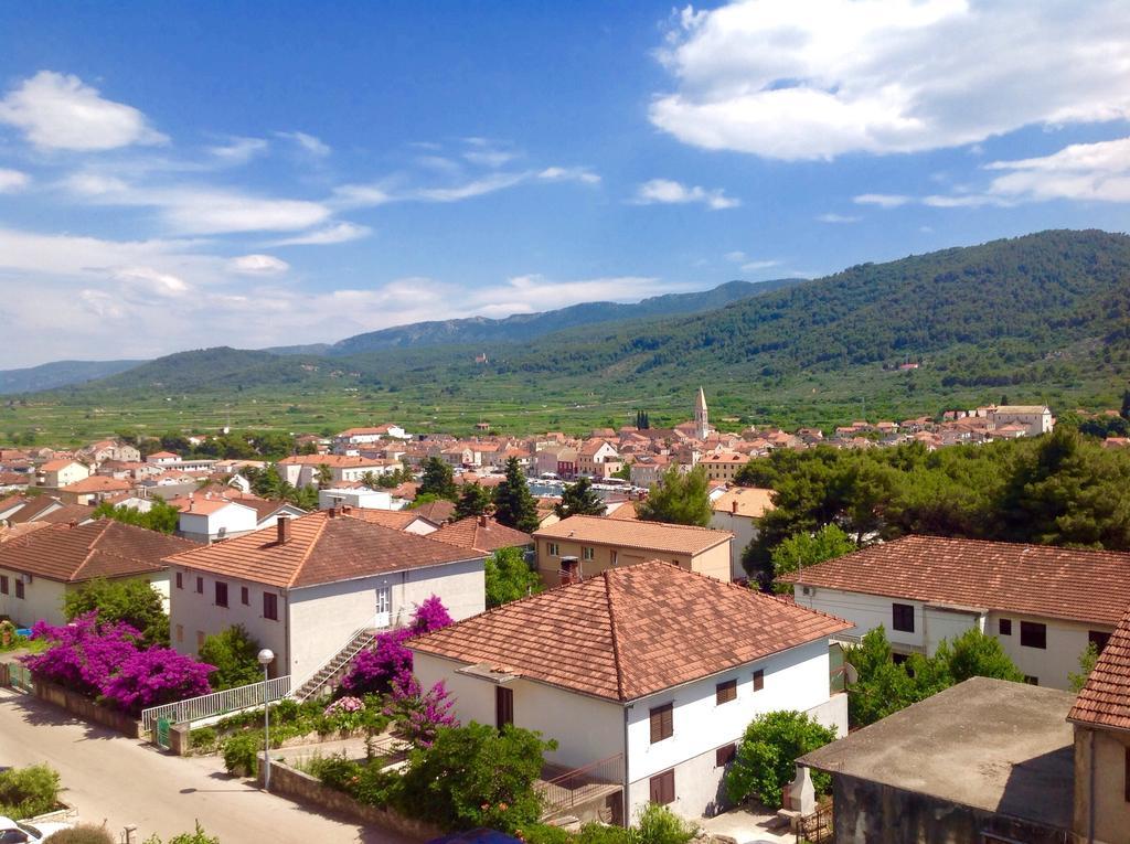 Apartmani Roic Stari Grad  Buitenkant foto